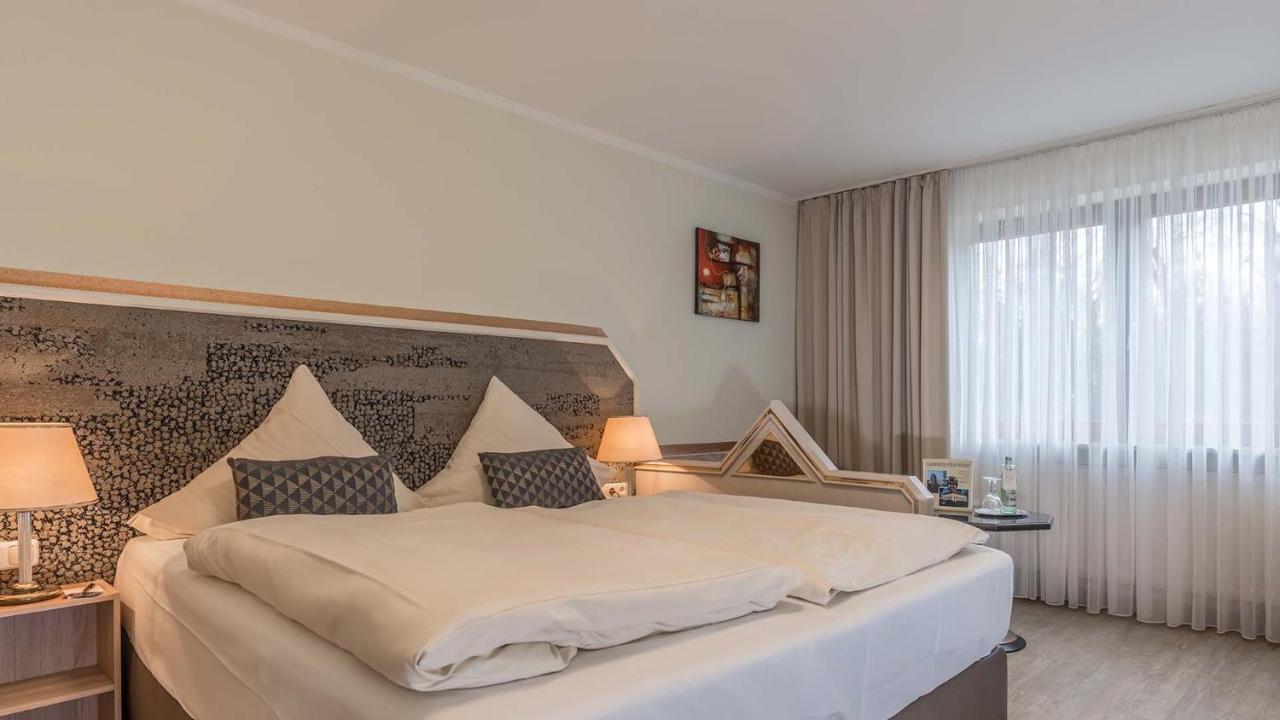 Hotel Am Schlosspark Ismaning Dış mekan fotoğraf