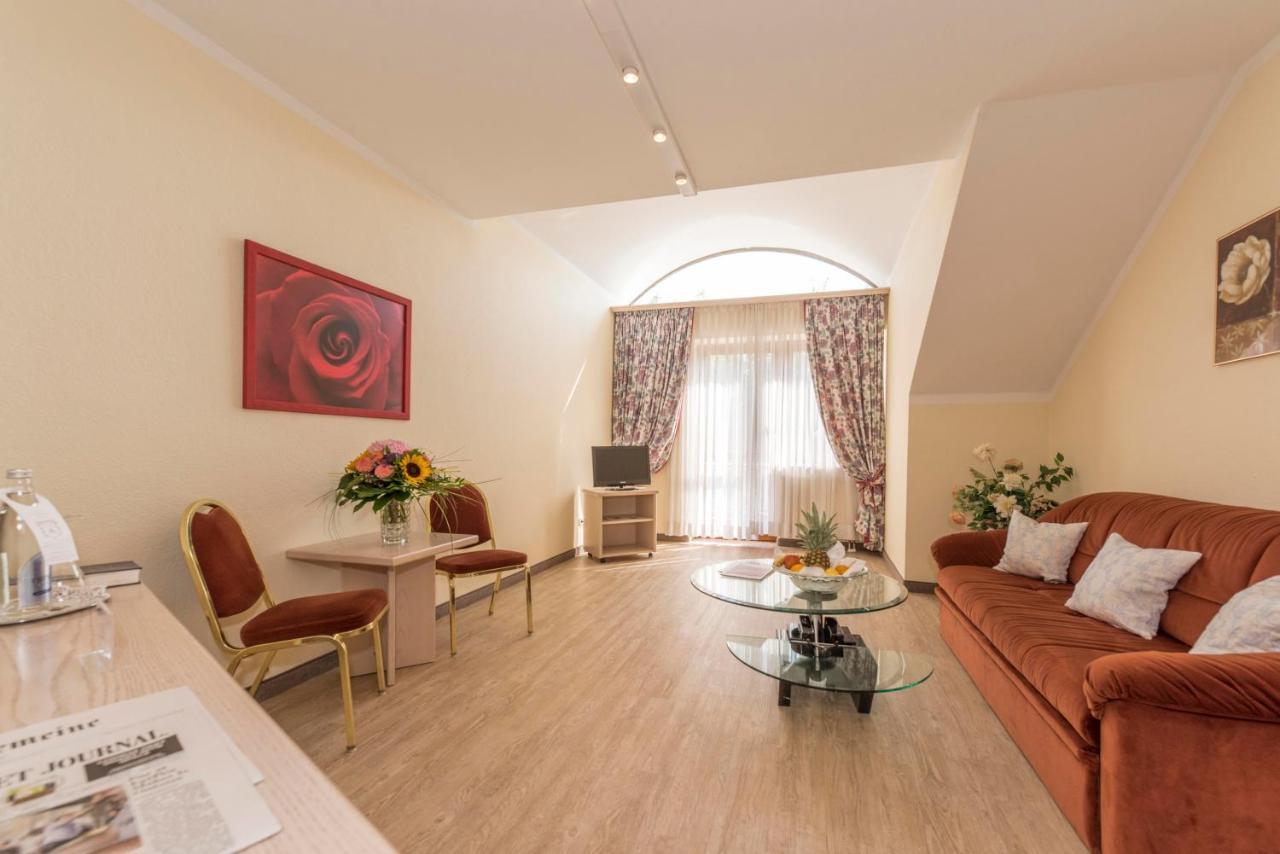 Hotel Am Schlosspark Ismaning Dış mekan fotoğraf